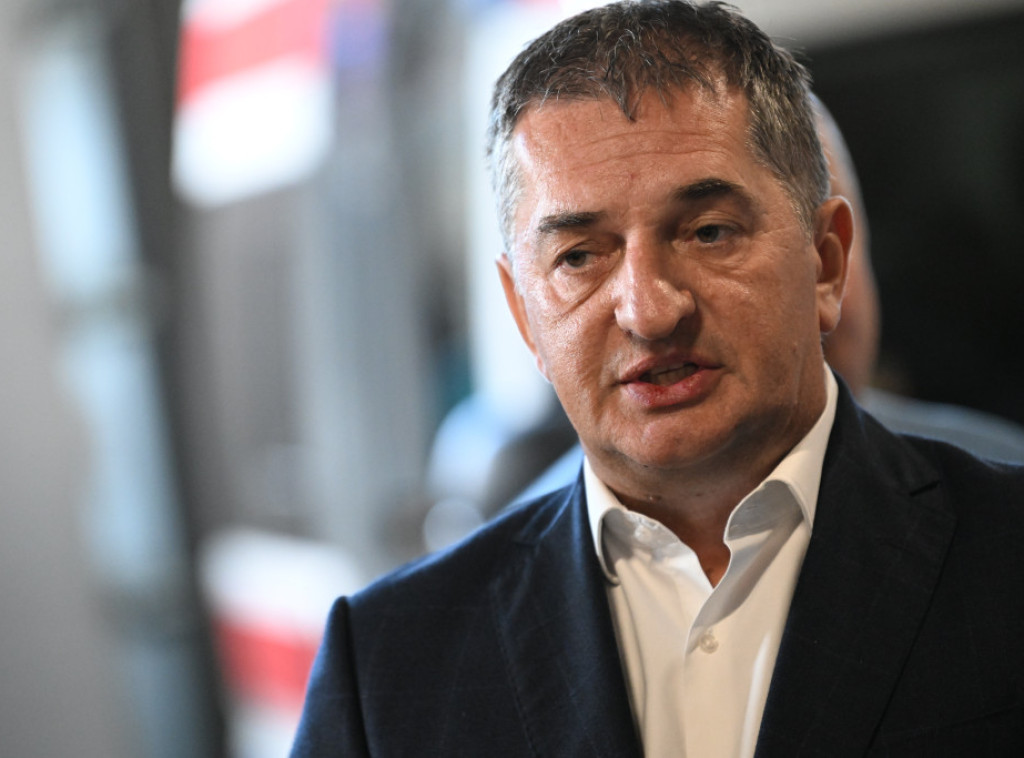 Čolaković: Garaža Hitne pomoći može da primi 33 saniteta, imaćemo ekipe u našoj zgradi