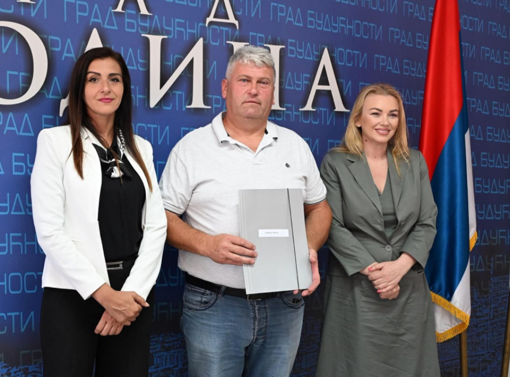 U Jagodini uručeni ugovori za stambeno zbrinjavanje devet porodica izbeglica