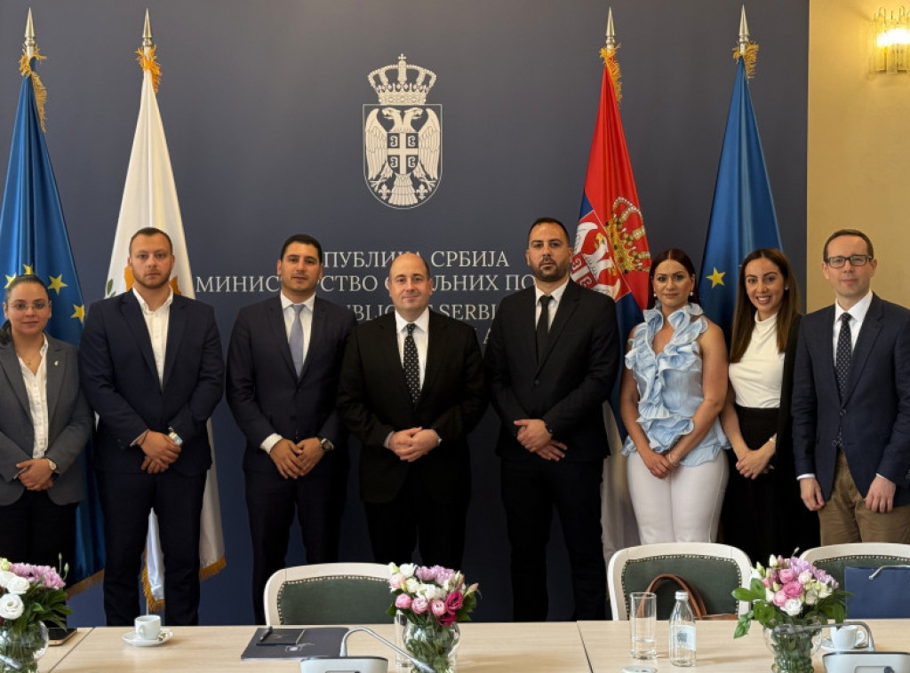 Generalni sekretar Kozarev sa delegacijom omladine kiparske partije Demokratski sabor