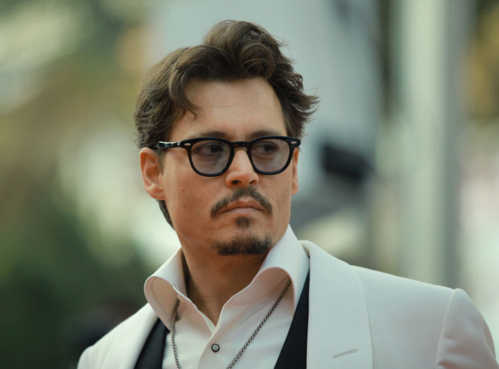 Džoni Dep se vraća glumi posle sedam godina, objavljen trejler za film "Ebenezer"