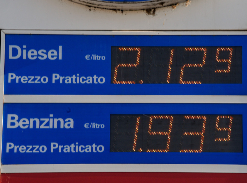 Cena dizela u Italiji prvi put premašila 2,2 evra po litru u pokrajini Bolcano