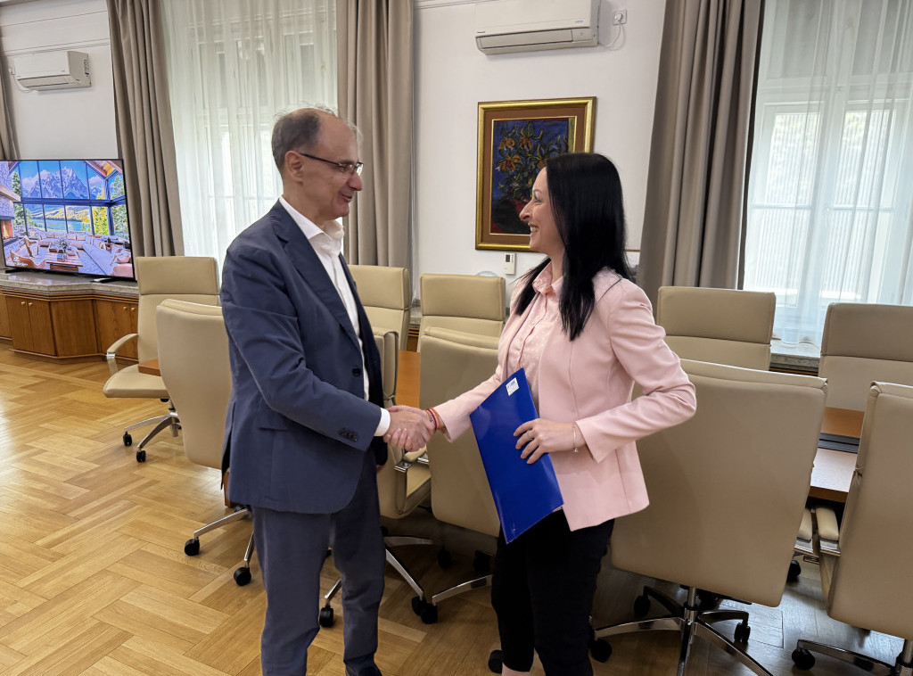 Premijer Macut razgovarao sa resornim ministrima o realizaciji aktuelnih projekata