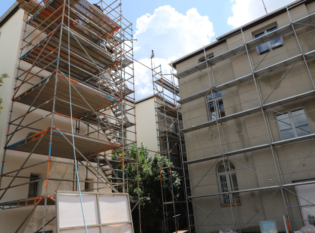 U Mionici u toku radovi na energetskoj efikasnosti i rekonstrukciji zgrade opštine