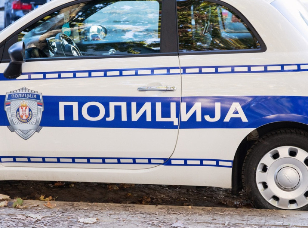 Carinici na Bačkom Bregu otkrili nakit umotan u garderobu vredan 50.000 evra
