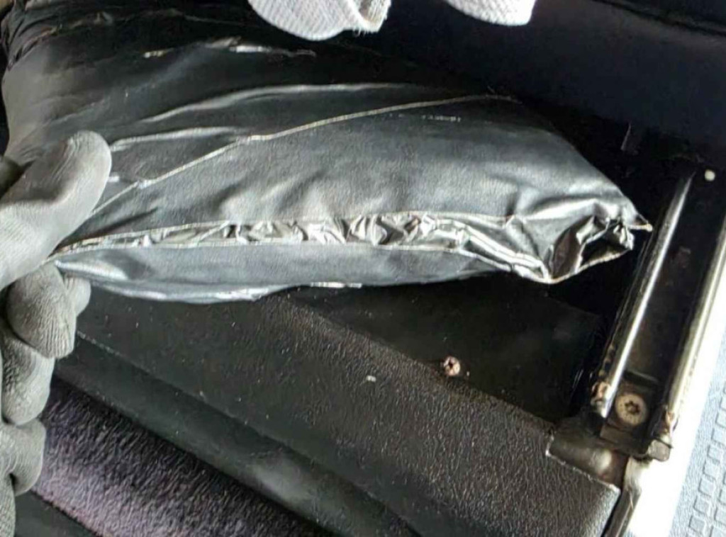 Na Kelebiji zaplenjeno 1,2 kilograma marihuane i veća količina novca, uhapšen Nemac