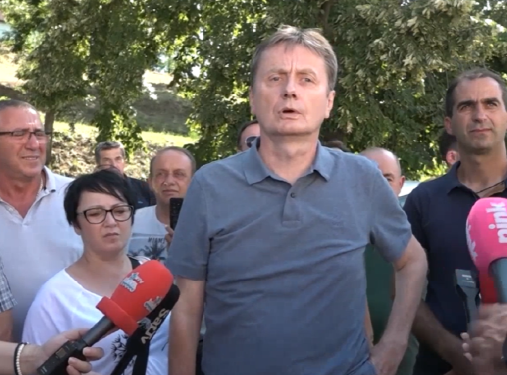 Darko Glišić u selu Busur: Radovi na rekonstrukciji Doma kulture tokom avgusta