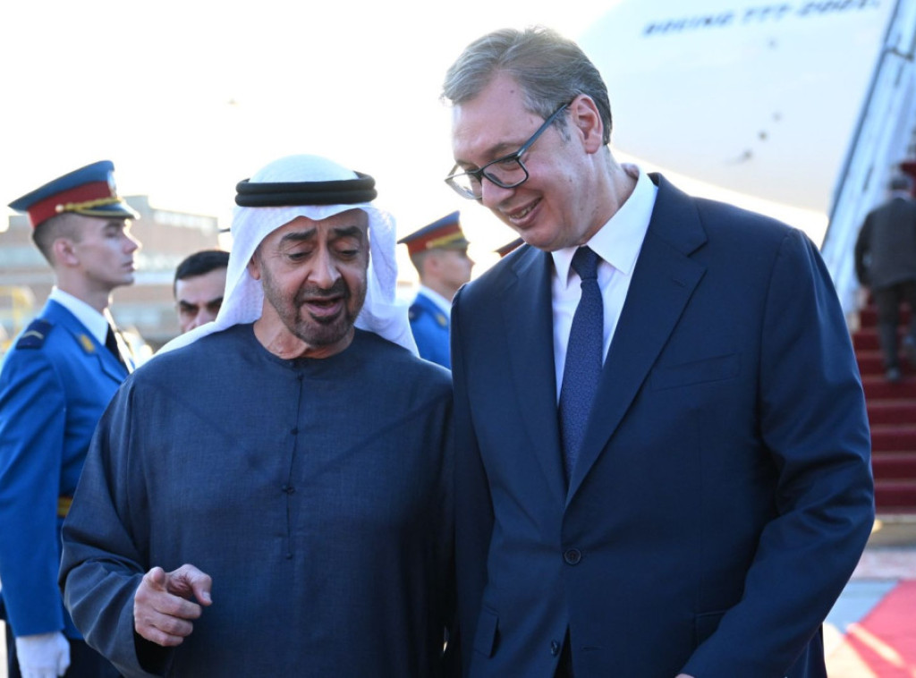 Predsednik UAE šeik Bin Zajed došao u Srbiju, dočekao ga Vučić
