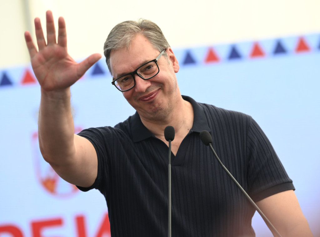 Vučić pozvao sve dobre ljude iz Čipuljića i okoline u obnovljenu kuću Vučića