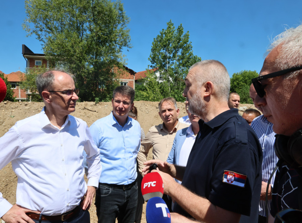 Macut obišao radove na reci Vrla: Rešavamo probleme ljudi bez obzira gde žive