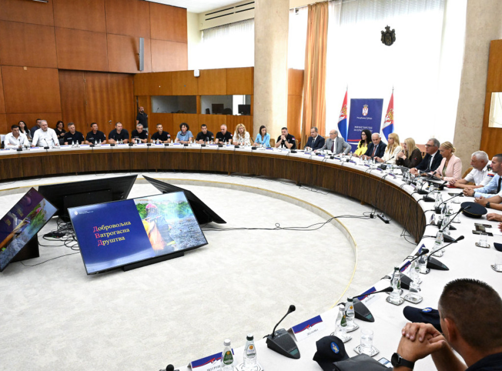 Ivica Dačić: Jačamo dobrovoljna vatrogasna društva i Sektor za vanredne situacije
