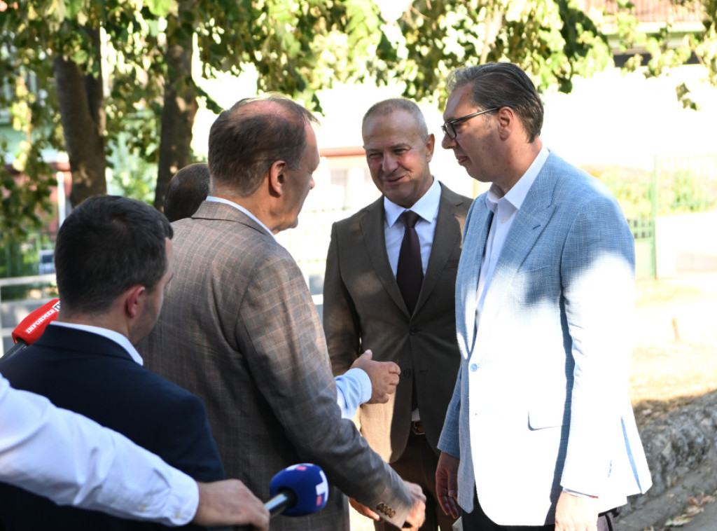 Vučić poručio penzionerima: Bićete zadovoljni novim povećanjem penzija