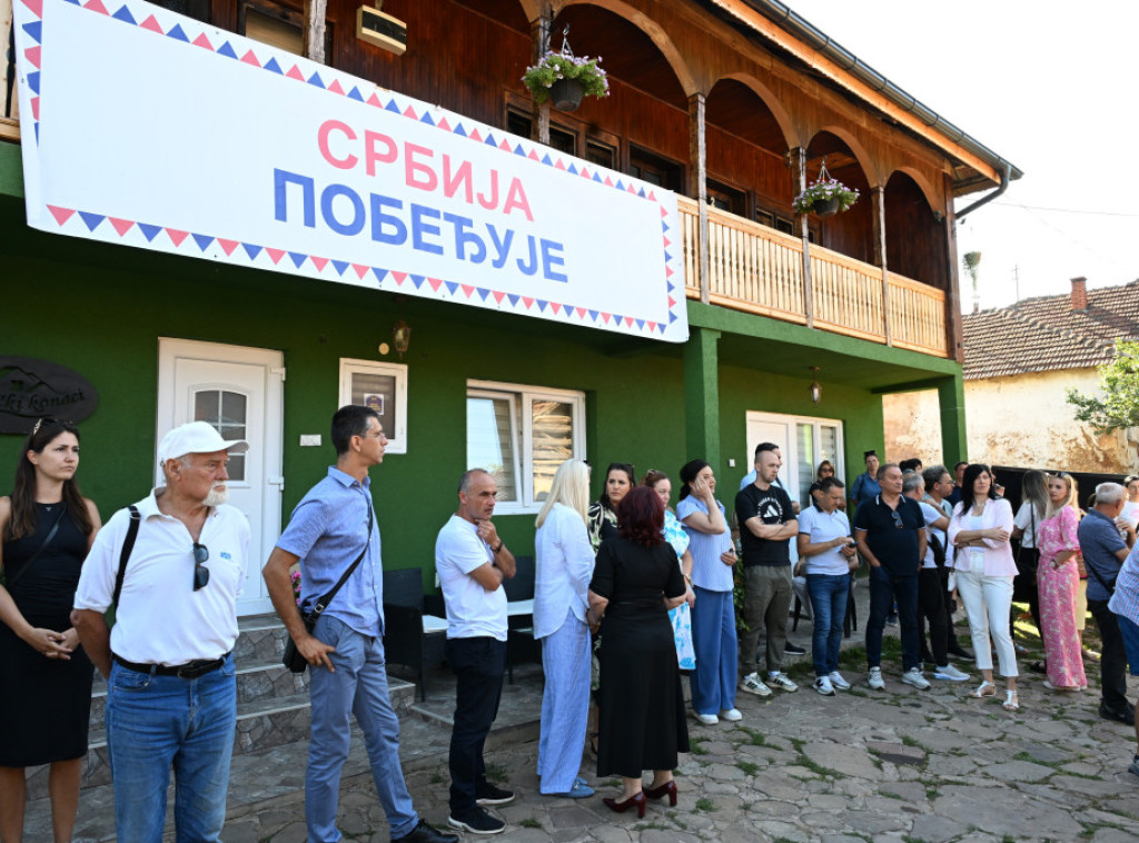 Vučić nastavio obilazak jugoistoka Srbije posetom gazdindstvu u Temskoj