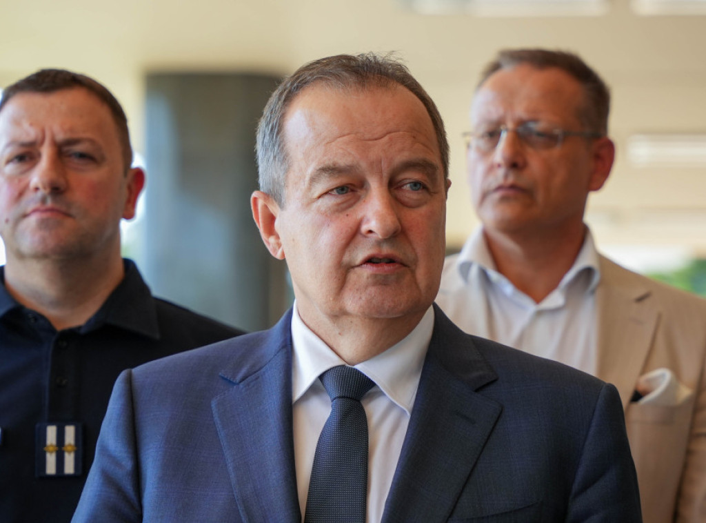 Dačić: Ponosni smo na naše vatrogasce koji učestvuju u gašenju požara u Španiji