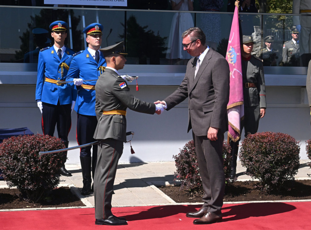Vučić čestitao krsnu slavu Vojske Srbije - Svetog despota Stefana Visokog