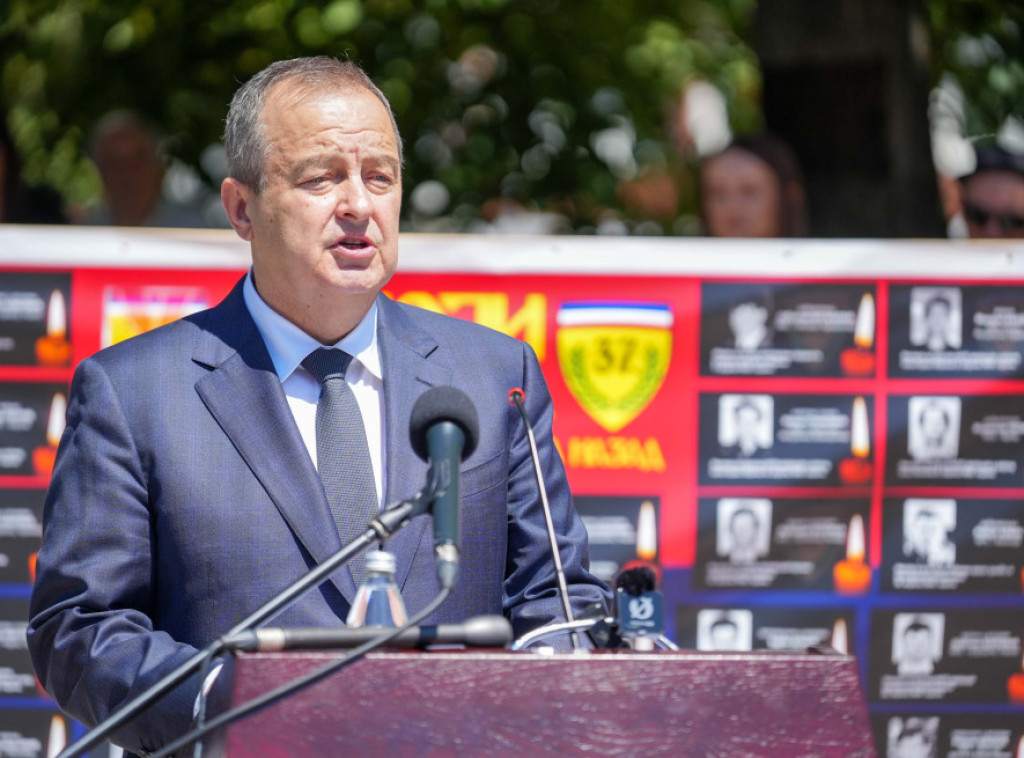 Ivica Dačić u Raški na otkrivanju spomenika stradalim pripadnicima 37. motorizovane brigade