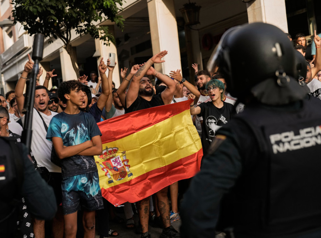 Policija i vojska nastavljaju kontrole u Seuti posle migrantske krize