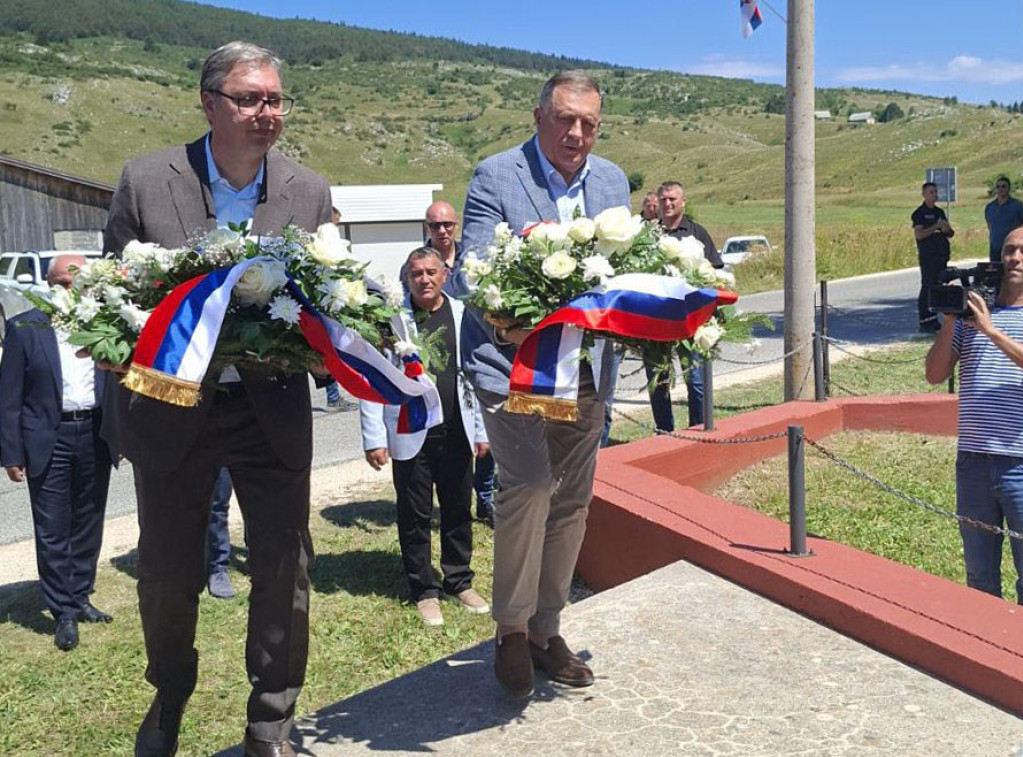 Vučić u Novom Selu: Hvala što čuvate budućnost srpskog naroda ovde gde je to teško