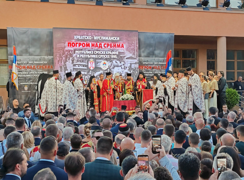 U Mrkonjić Gradu počelo centralno obeležavanje Dana sećanja na stradale u Oluji