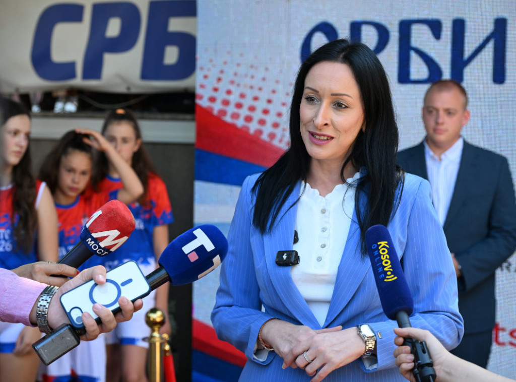 Jelena Žarić Kovačević i Svetlana Miladinov obišle decu u kampu "Srbija te zove" u Beogradu