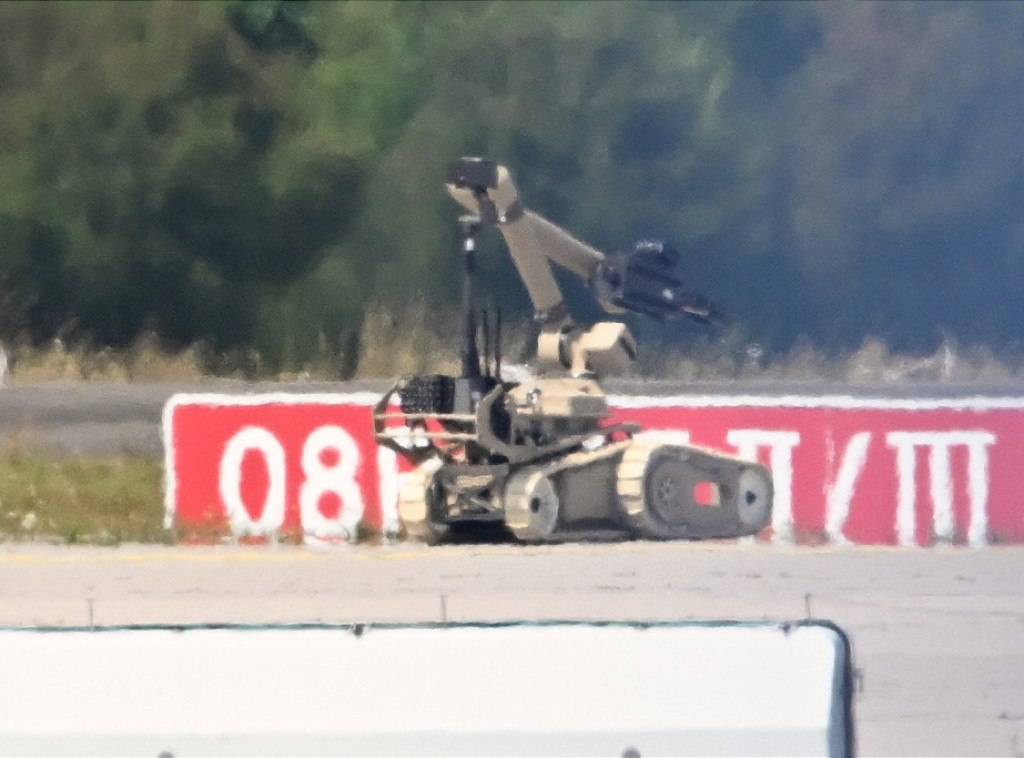 Robot za deaktiviranje bombi raspoređen na aerodromu u Lajpcigu