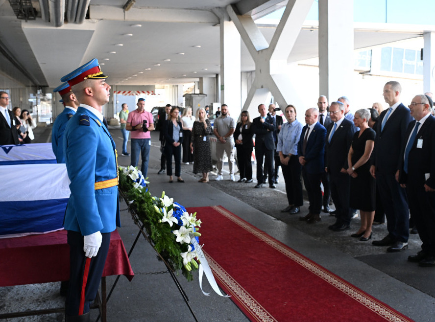 Zemni ostaci predaka Teodora Hercla sahranjeni pored njega na brdu Hercl u Jerusalimu