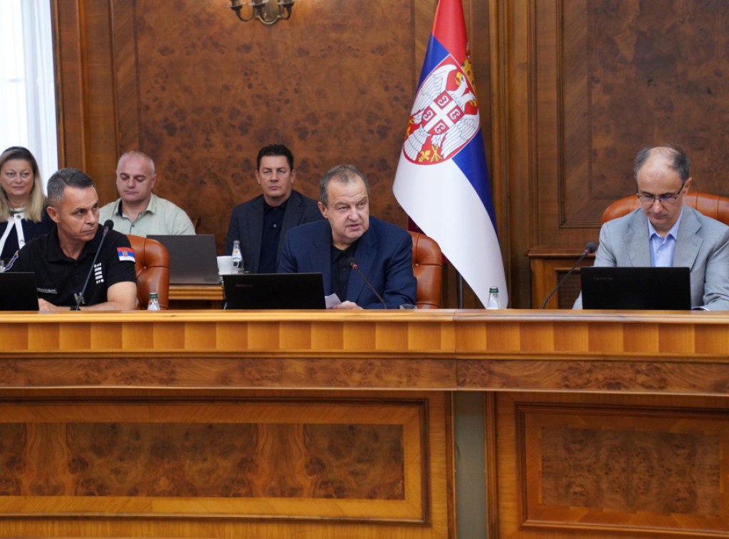 Počela sednica Štaba za vanredne situacije, prisustvuje premijer Macut