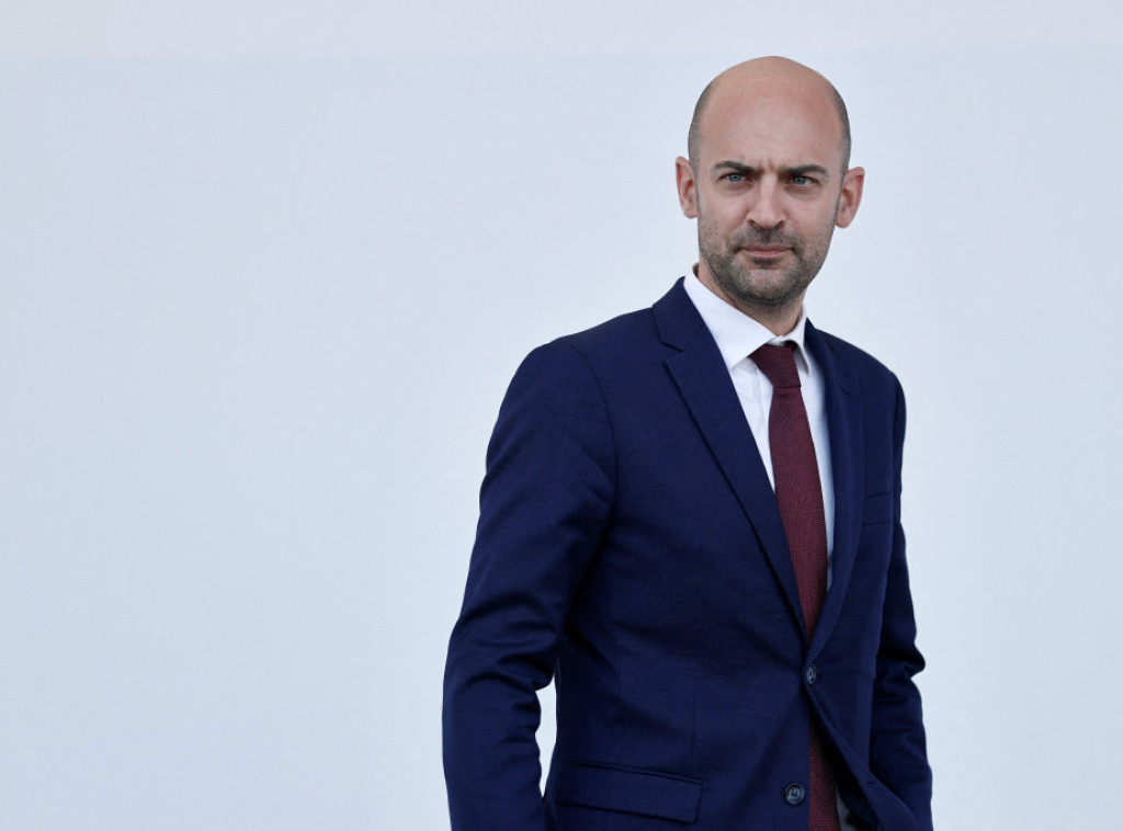 Baro: Francuska neće tolerisati nikakav pokušaj stranog mešanja u izbore