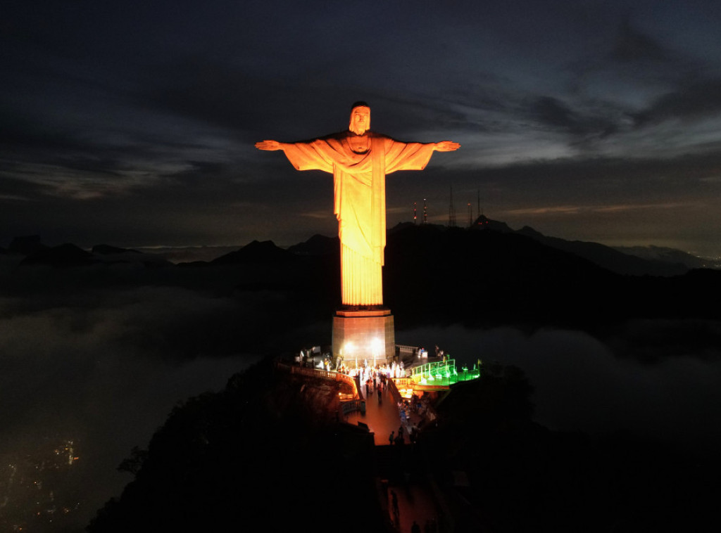 Četiri osobe poginule u padu helikoptera u Rio de Žaneiru