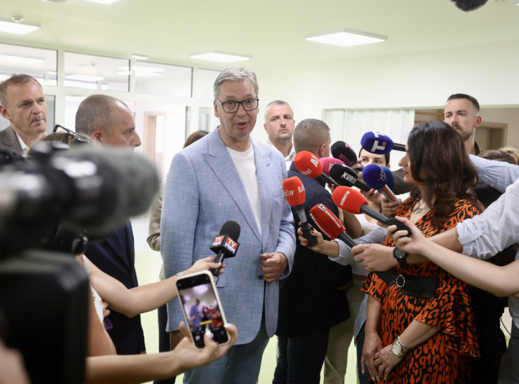 Vučić u poseti Novoj Varoši, obilazi kotlarnicu na biomasu