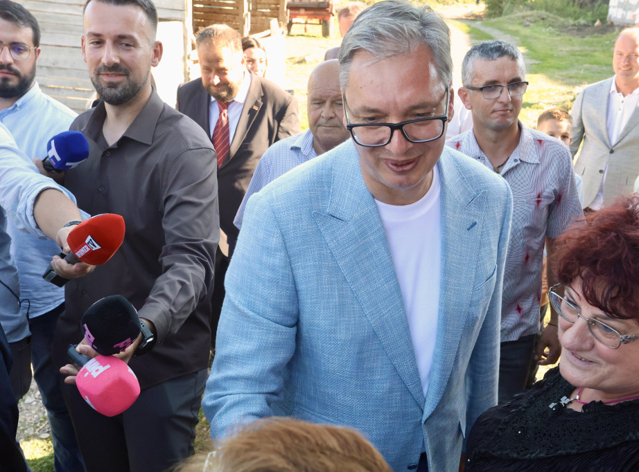 Vučić u Novoj Varoši: Nemojte da delite ljude po verskoj pripadnosti, za mene su svi građani