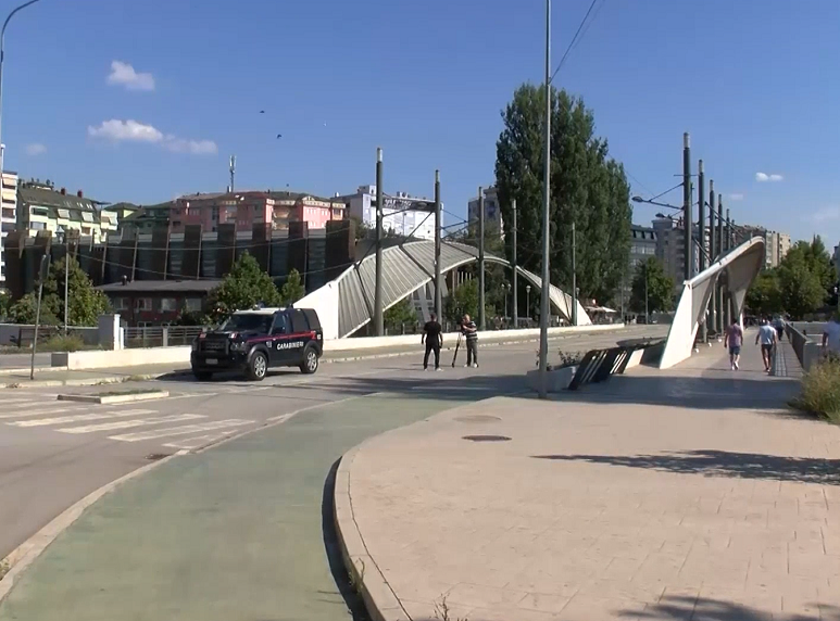 KFOR potvrdio početak smanjivanja stalnog prisustva na mostu na Ibru u Kosovskoj Mitrovici