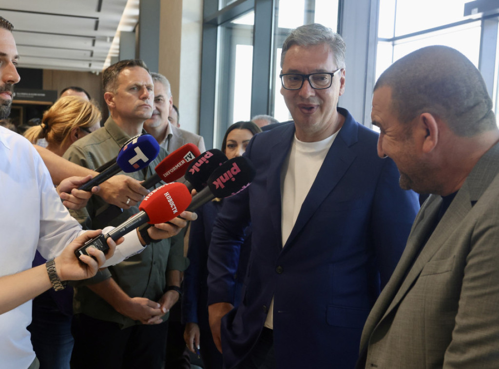 Vučić: Kod dela ljudi u domaćoj politici opsesivna potreba da budu protiv Srba