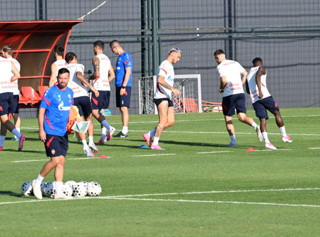Odložena utakmica petog kola Superlige između fudbalera Železničara i Crvene zvezde