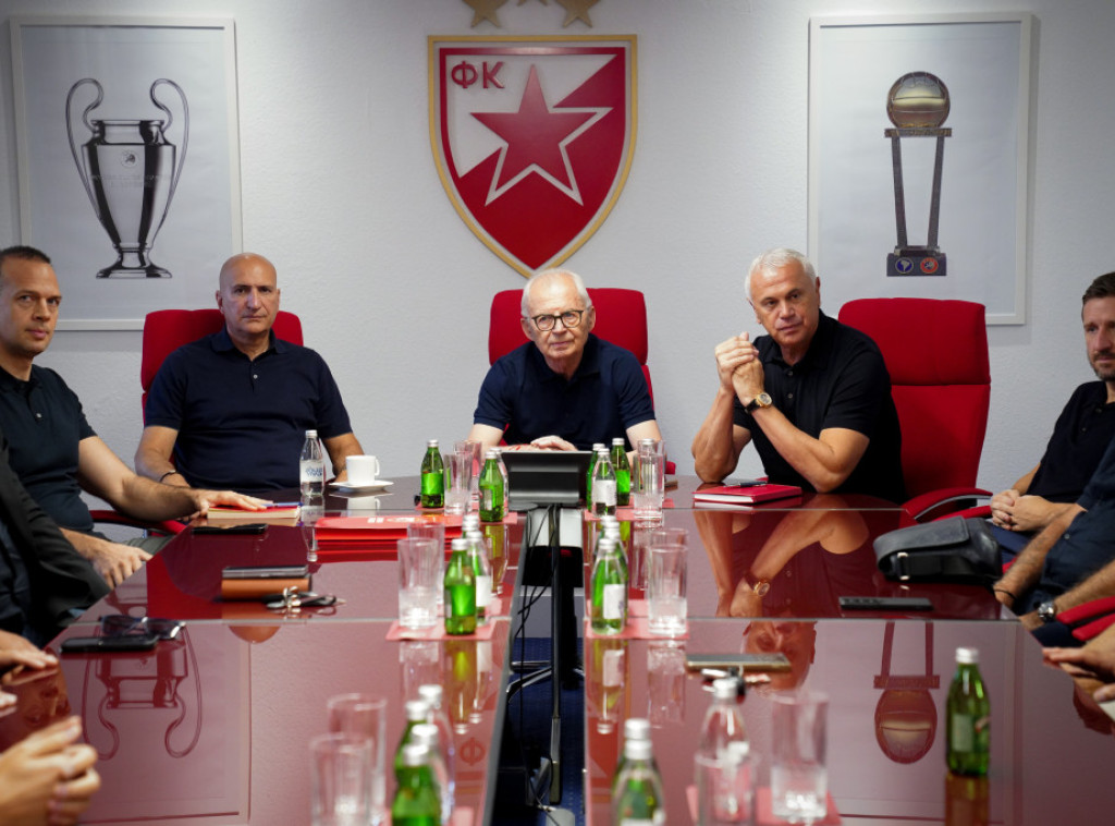 Počeo sastanak Upravnog odbora FK Crvena zvezda, čeka se odluka o Stankoviću