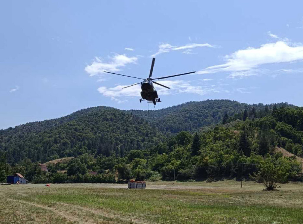 Helikopter Mi-17 Vojske Srbije angažovan na gašenju požara na planini Stolovi