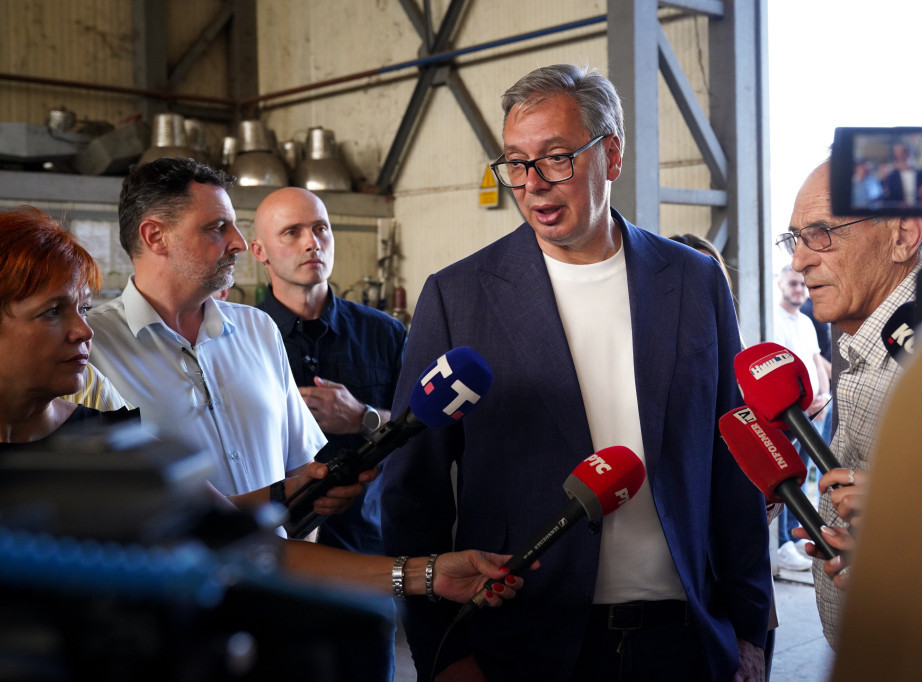 Vučić: Zakazao sam velike narodne skupove u Užicu i Novom Sadu