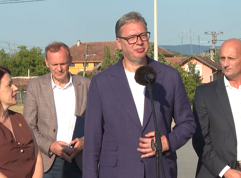 Vučić završio posetu jugoistočnoj Srbiji obilaskom kompanije NIP Spasić u Ćupriji