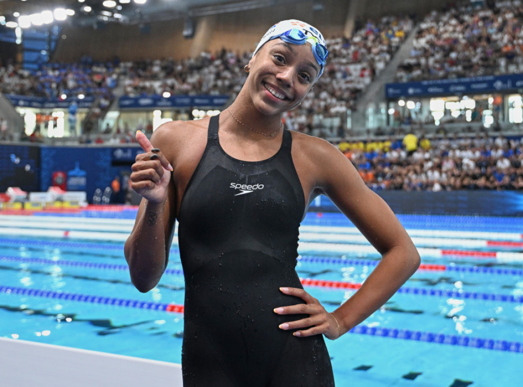 Italijanska plivačica Sara Kertis svetskim rekordom stigla do zlata na EP leđnim stilom