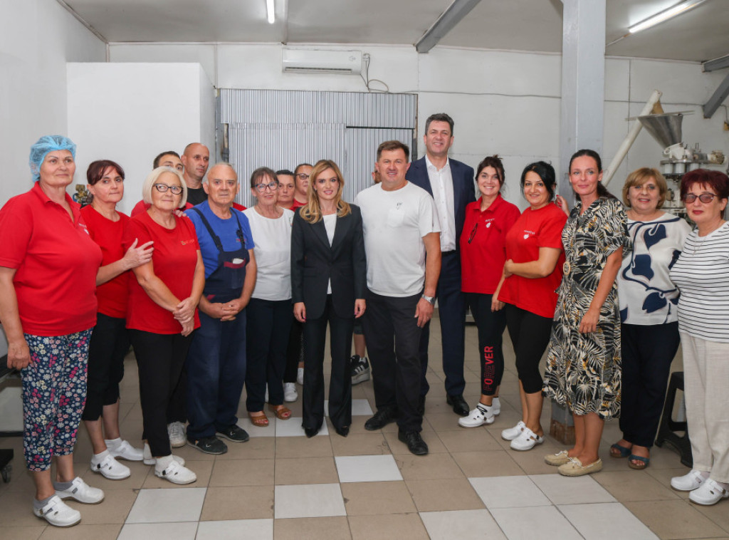 Milica Đurđević Stamenkovski posetila Novitas consult koji zapošljava osobe sa invaliditetom