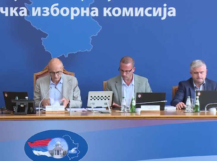 RIK odložio donošenje odluke o novim paravanima na biračkim mestima
