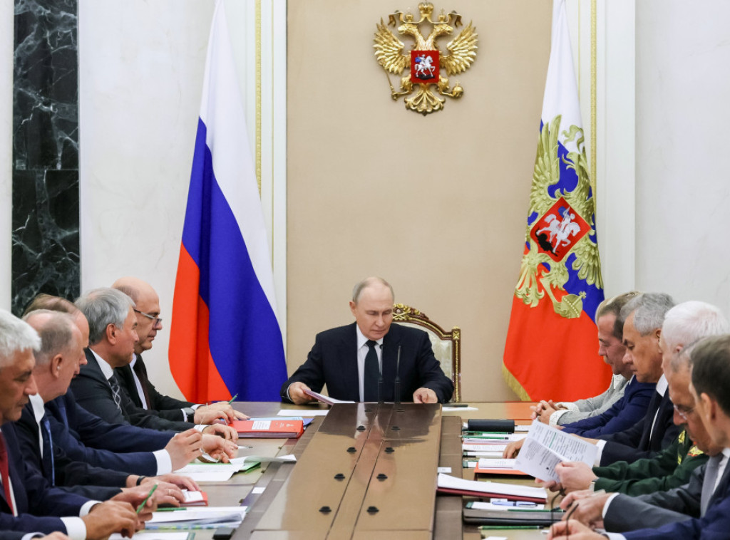 Putin razgovarao sa Savetom bezbednosti o vojno-političkim pitanjima, razvoju Arktika