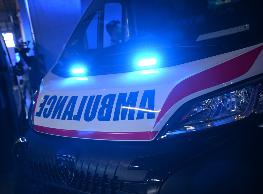 Hitna pomoć: Muškarac teško povređen u udesu u Vojvode Stepe