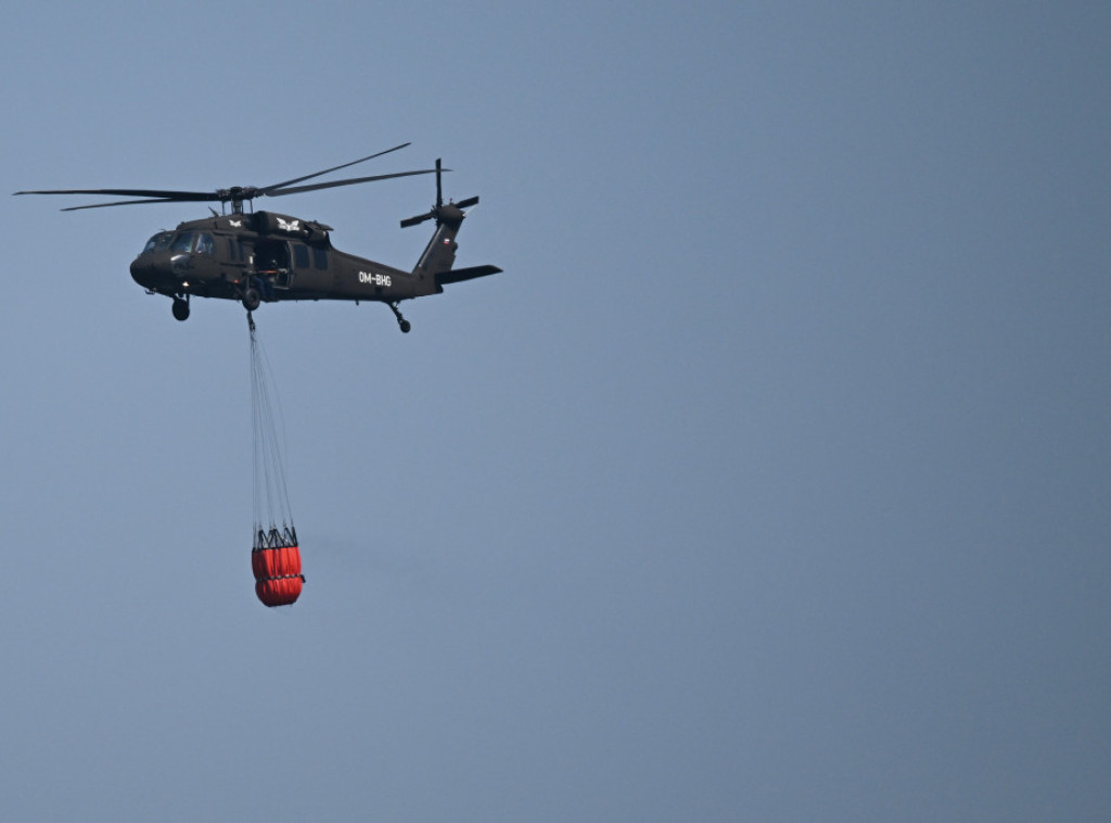 Rumunski kopneni interventni tim krenuo ka Srbiji, helikopter za gašenje požara stigao