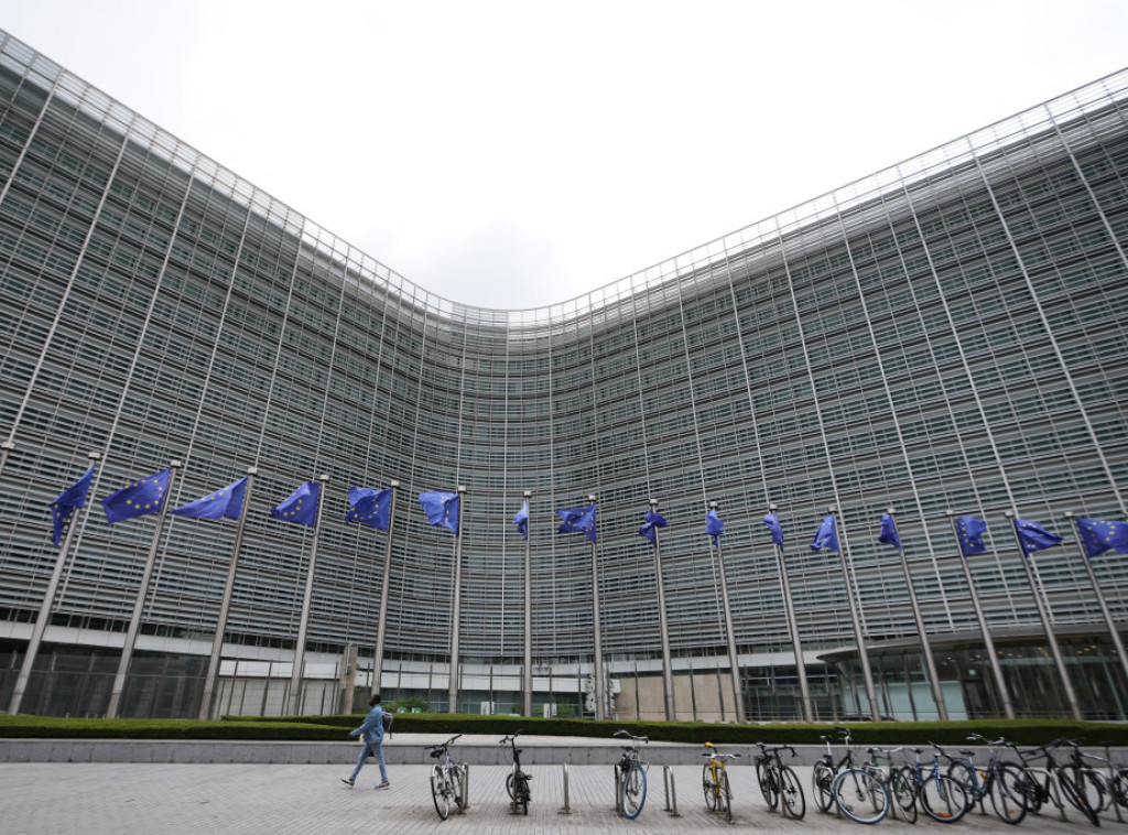 EU: U Srbiju poslata četiri helikoptera i dva tima kao pomoć u borbi sa šumskim požarima