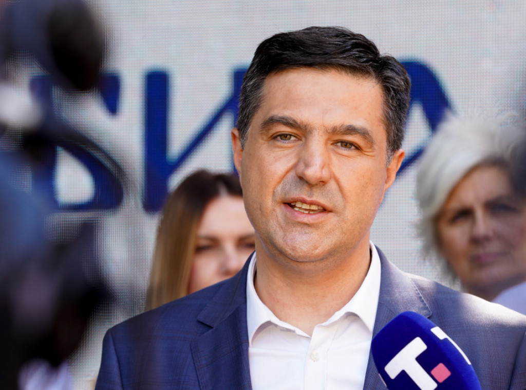 Pavlović: Mobilne apoteke građanima olakšavaju snabdevanje lekovima