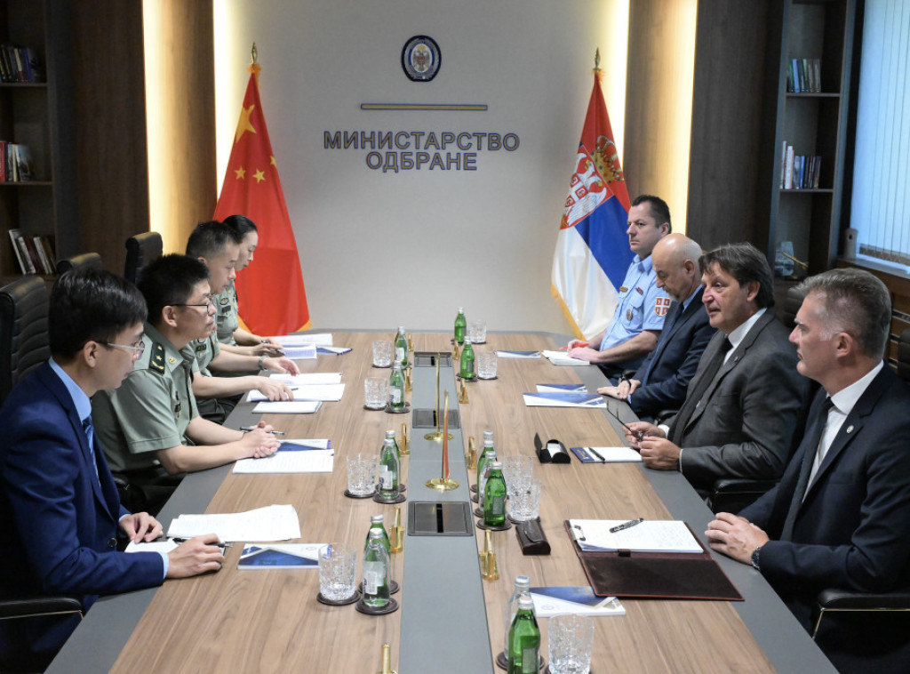Gašić i Hongtao razgovarali o bilateralnoj vojnoj saradnji