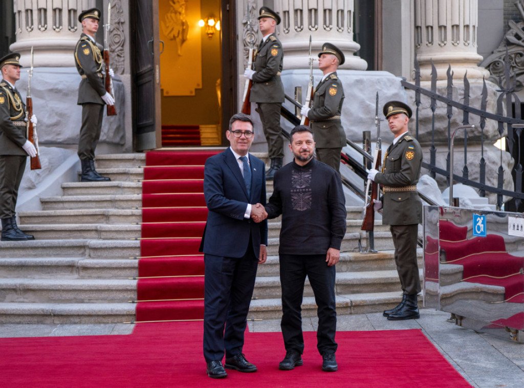 Zelenski: Nikada nećemo zaboraviti da je Velika Britanija podržala Ukrajinu od početka rata