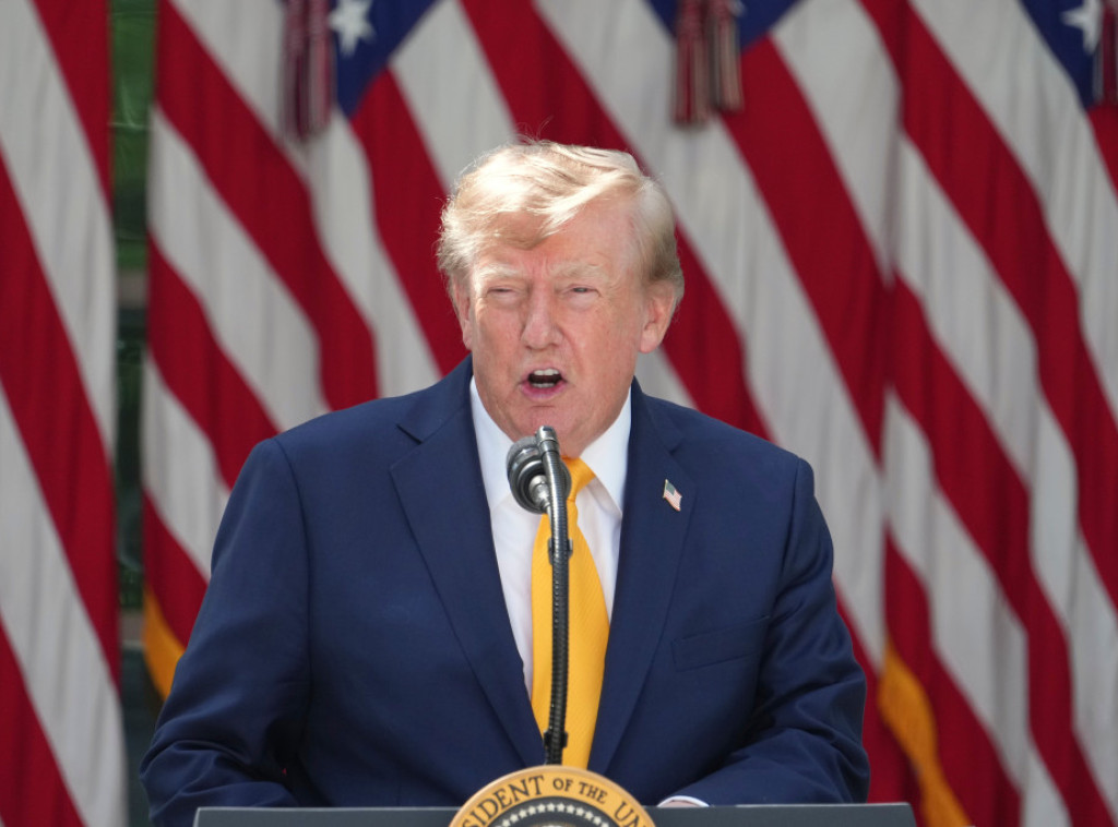 Tramp: Iran ne isplaćuje deo vojnog osoblja i ubija demonstrante