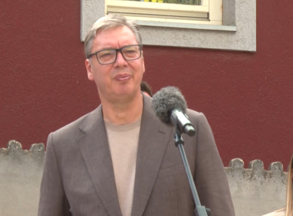Vučić: Radićemo lokalne puteve u Stalaću i Pojatama, glavnu saobraćajnicu u Pločniku