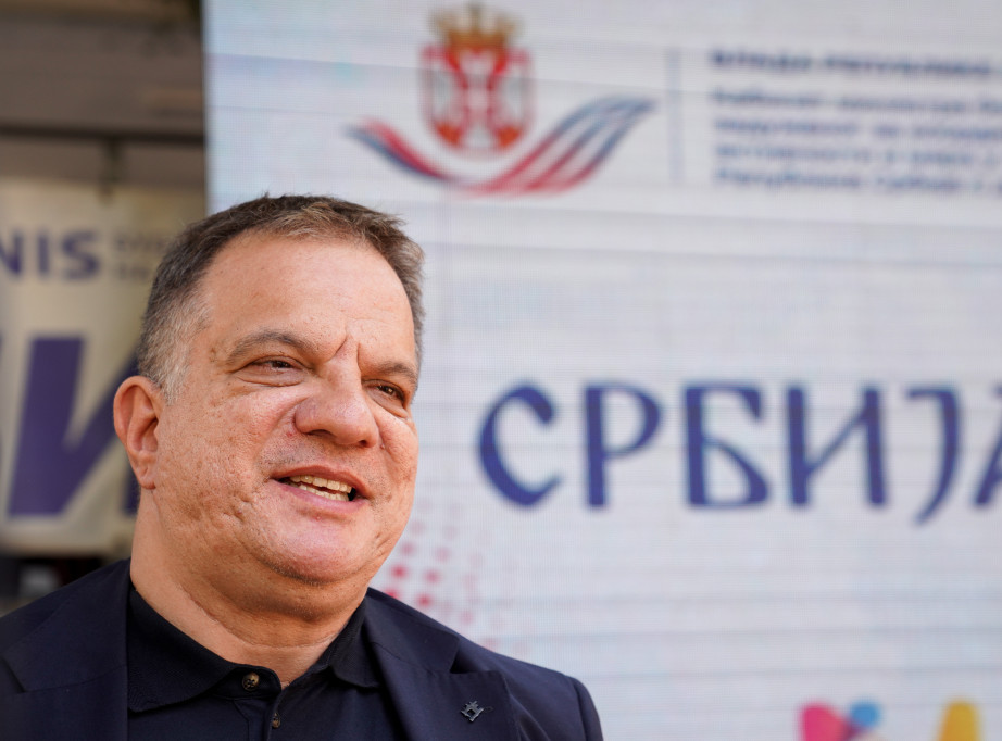 Dejan Vuk Stanković čestitao učenicima 1. mesto na FIA Evropskom takmičenju znanja o saobraćaju